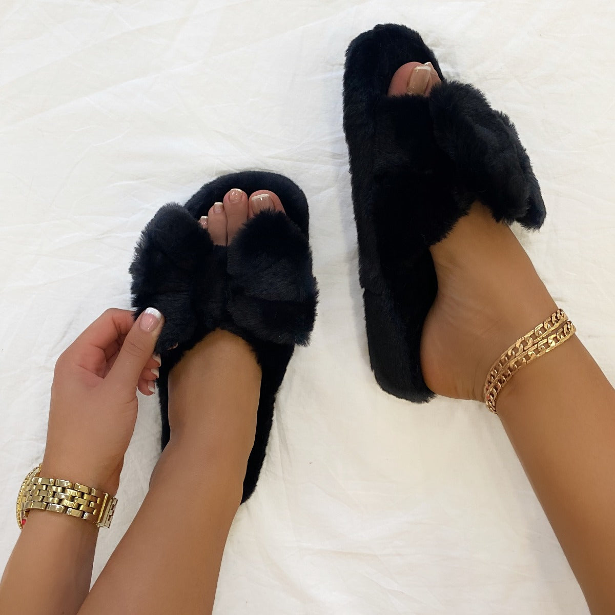 Dory Black Fluffy Bow Slippers