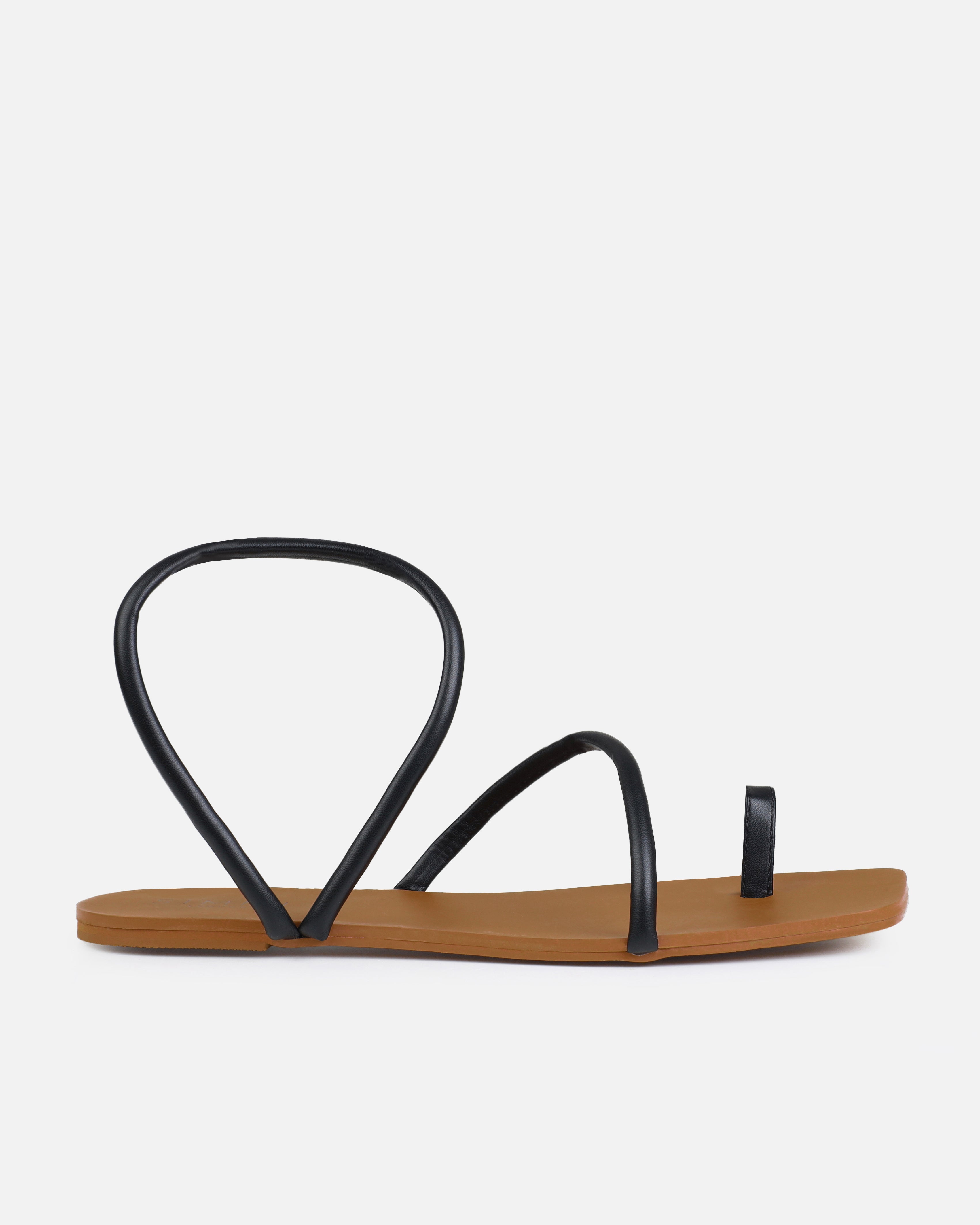 Leif Black Toe Loop Flat Sandals | SIMMI London