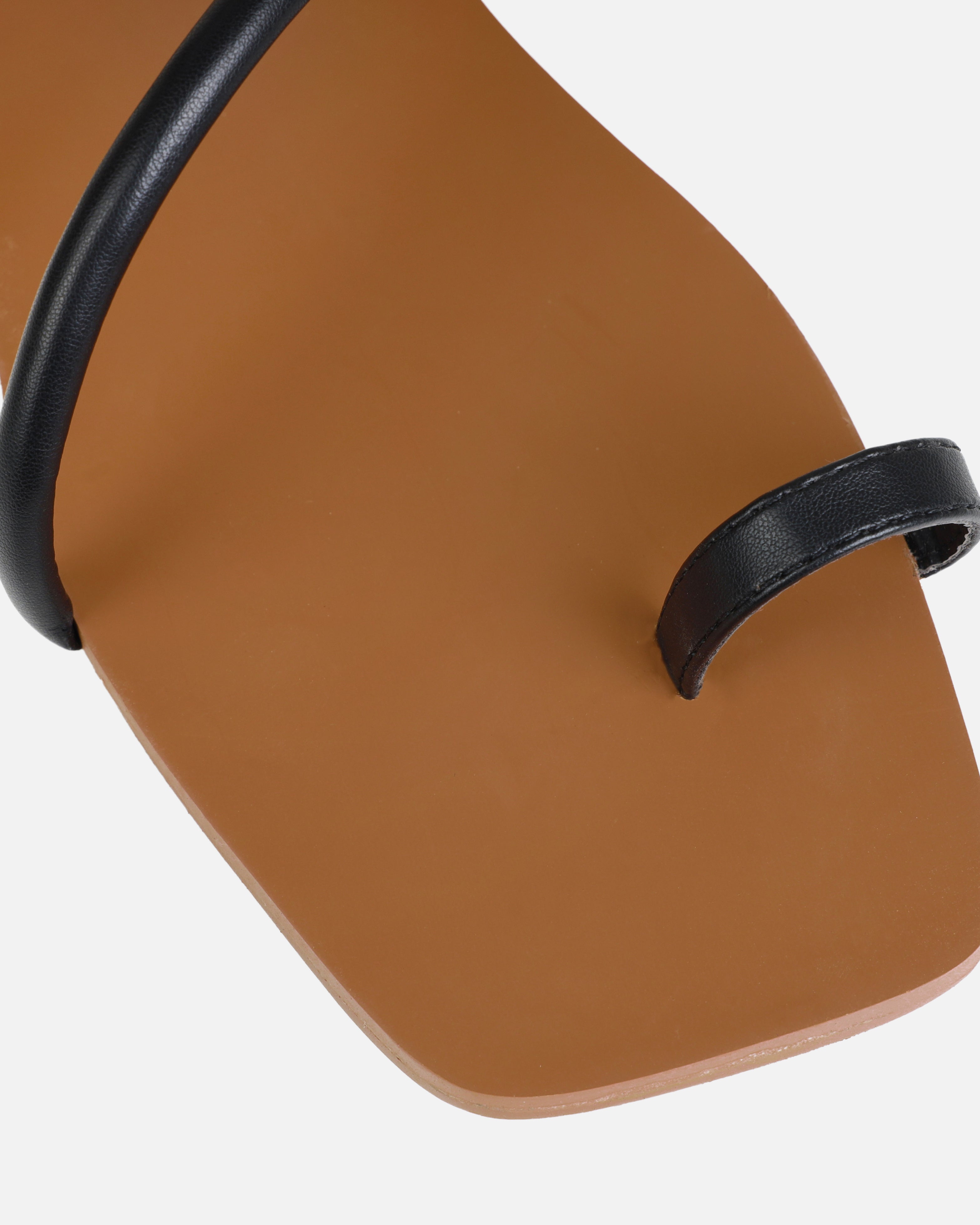 Leif Black Toe Loop Flat Sandals | SIMMI London