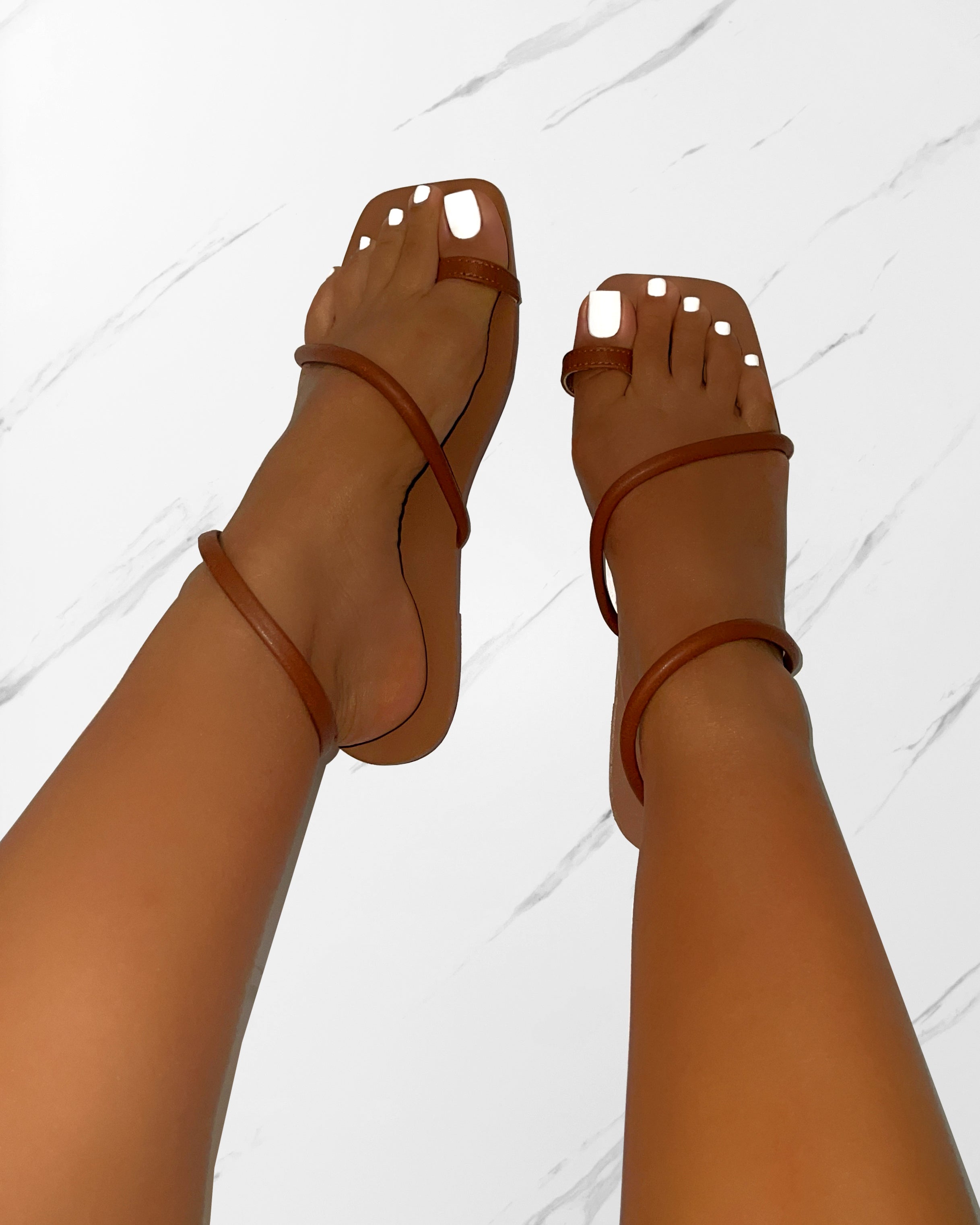 Leif Tan Toe Loop Flat Sandals | SIMMI London