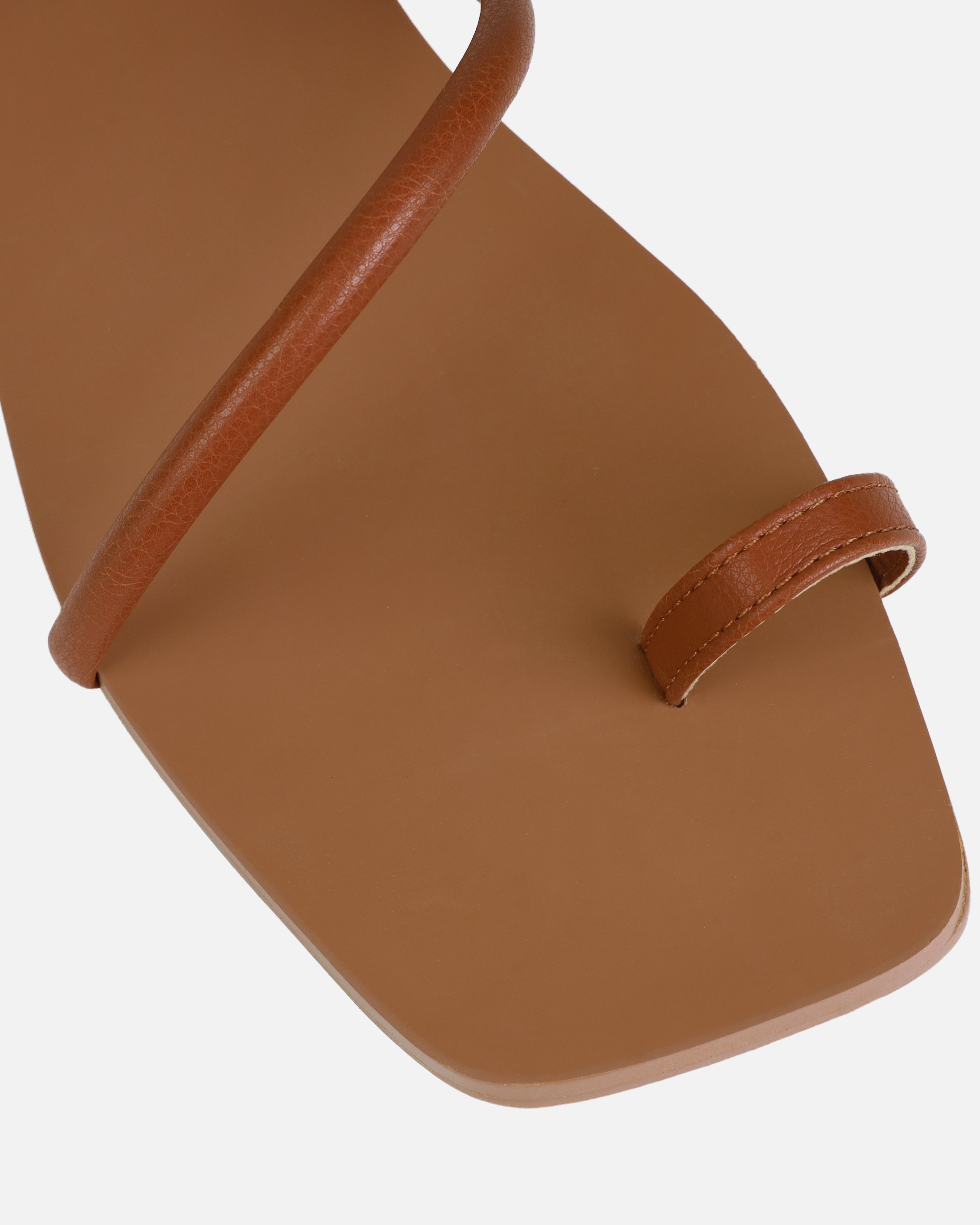 Leif Tan Toe Loop Flat Sandals | SIMMI London