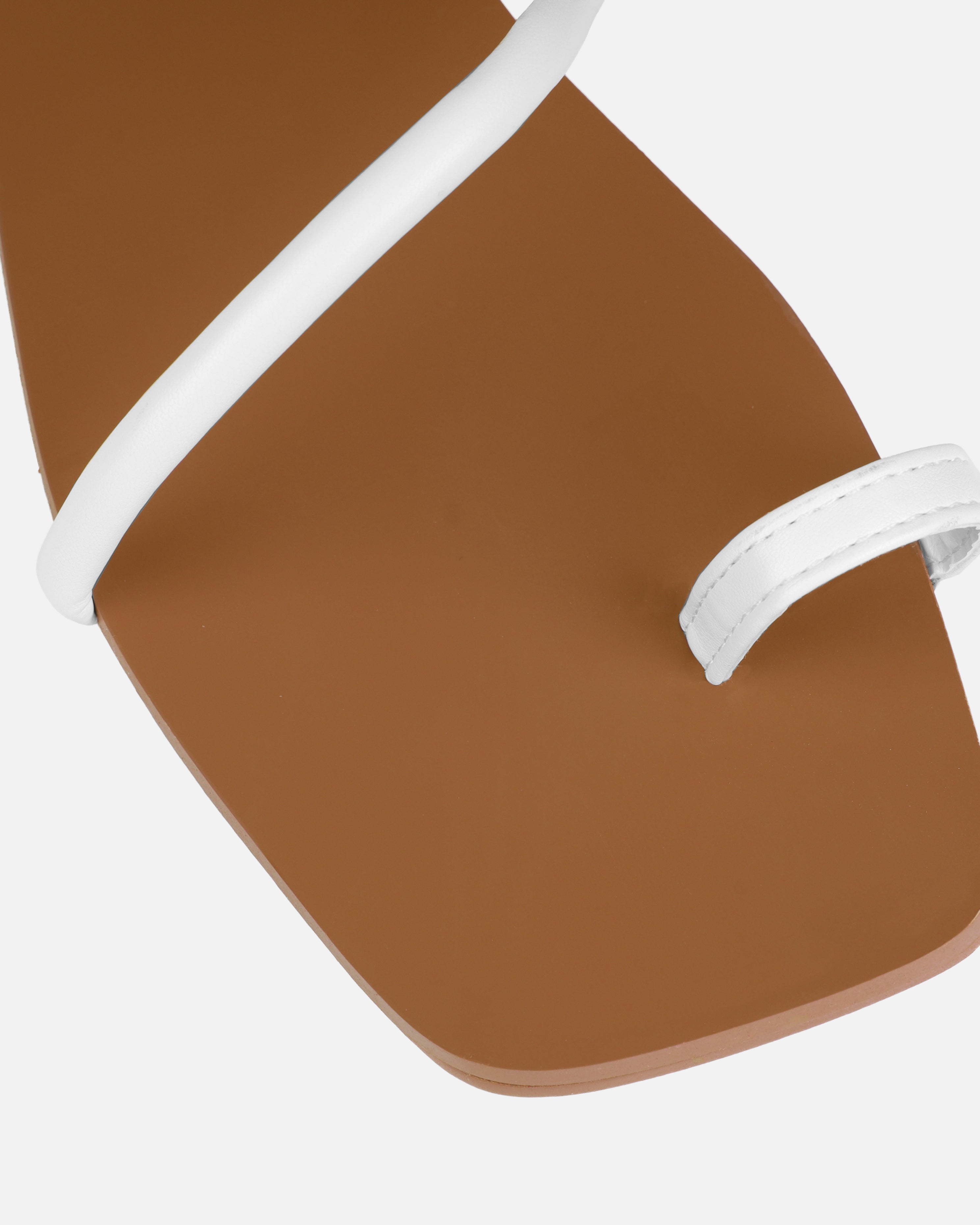 Leif White Toe Loop Flat Sandals | SIMMI London