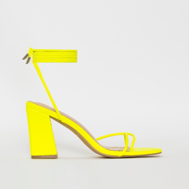 SIMMI SHOES / SONIA X FYZA FILTER YELLOW SNAKE PRINT LACE UP MID BLOCK HEELS
