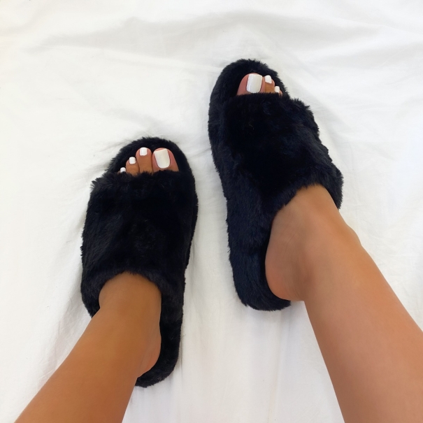 Claudia Black Fluffy Faux Fur Slippers | SIMMI London
