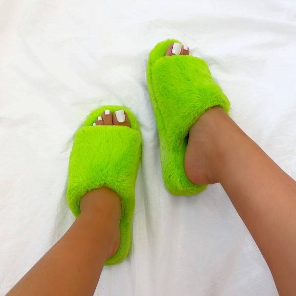SIMMI SHOES / CLAUDIA GREEN FLUFFY FAUX FUR SLIPPERS