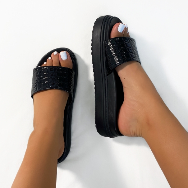 SIMMI Shoes / Fernanda Black Faux Croc Print Flatform Sandals
