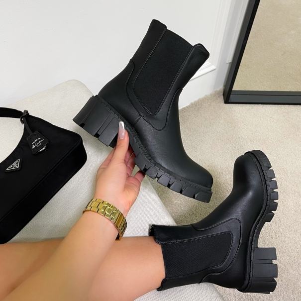 SIMMI Shoes / Hollis Black Chunky Chelsea Boots