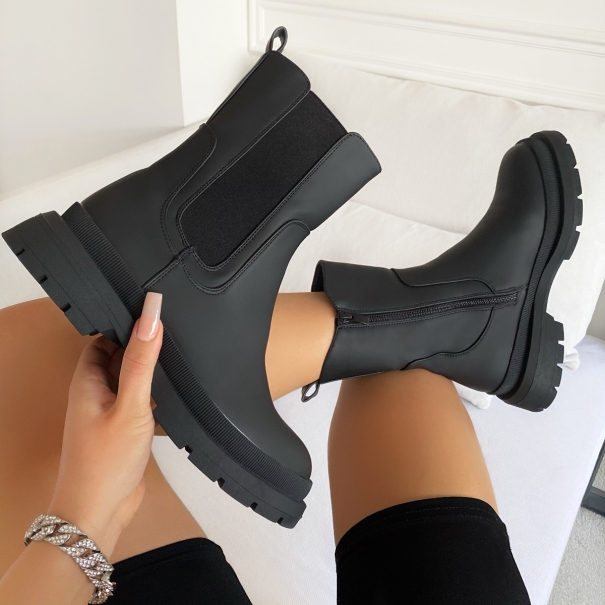 SIMMI Shoes / Kailani Black Stretch Insert Ankle Boots