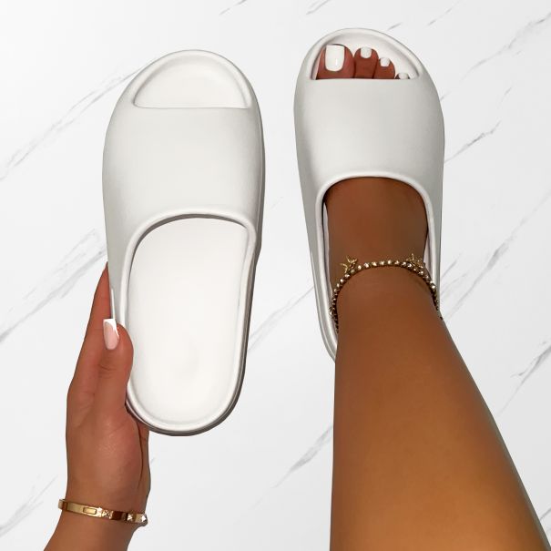 Sand White Moulded Sliders | SIMMI London